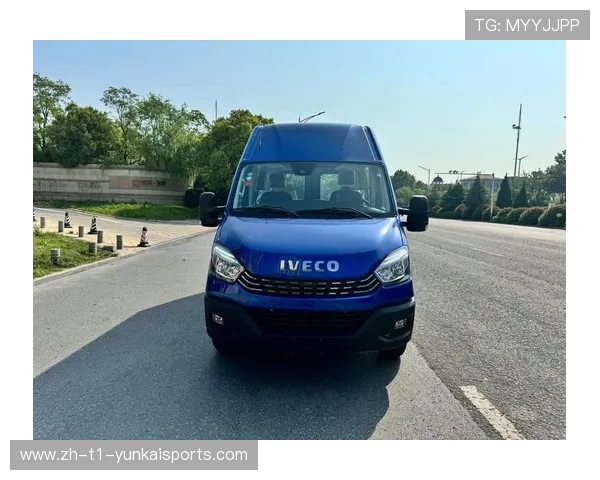 16.7方货箱,8AT自动挡国六,2021款依维柯欧胜实拍